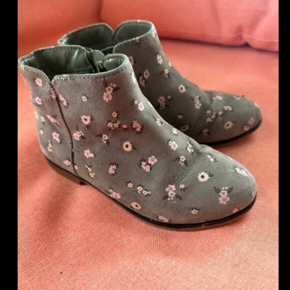 Toddler Girls Suede Floral Boots Cat & Jack Size 12 Grey Suede Ankle Length Boot - Picture 1 of 6